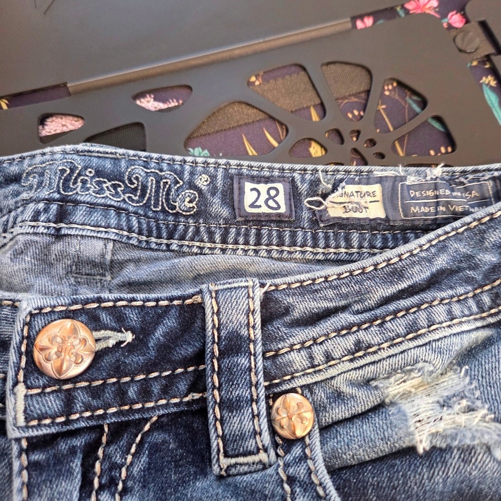 Miss Me Bootcut Jeans Distressed Embellished Y2K Western Glam Size 29 - Picture 8 of 11